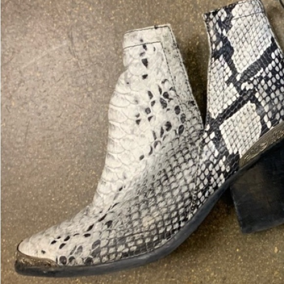 Cowboy Boots | Ankle Boot | Stagecoach Outfit 🤠 - Picture 2 of 5